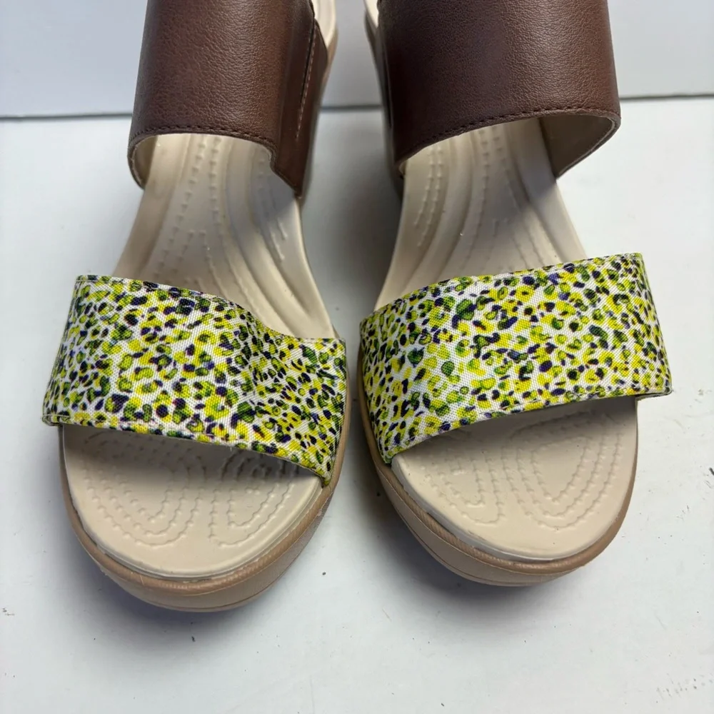CROCS Leigh II Brown and Yellow Wedge Sandals size 10